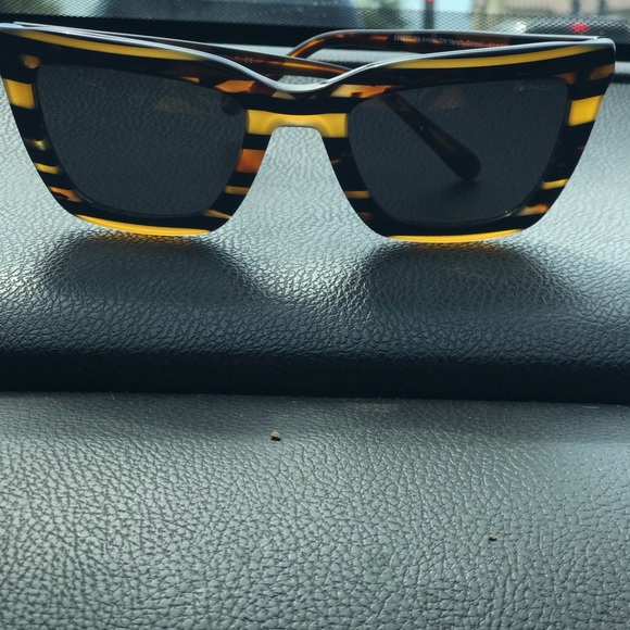 COACH sunglasses - Picture 1 of 6